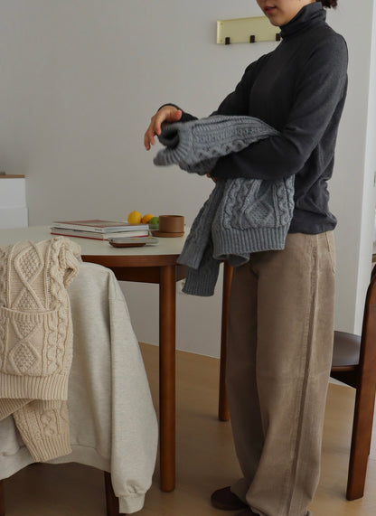 marshmallow middle neck tops