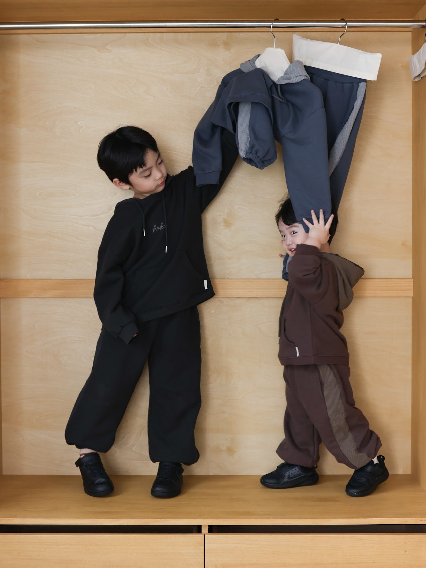 side check jogger pants