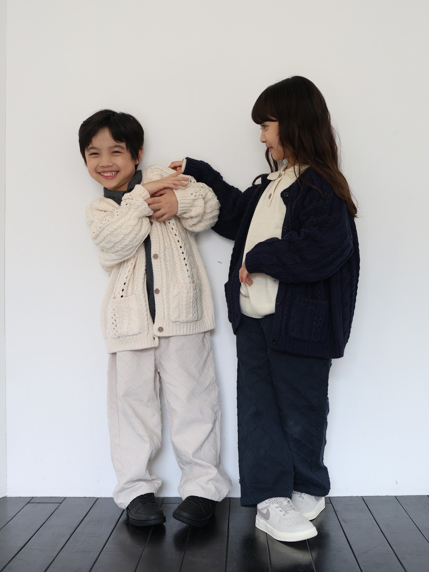 clover collar knit tops